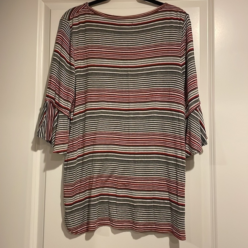 EUC Max Studio women’s red and gray ruffle sleeve striped top L - Picture 4 of 7